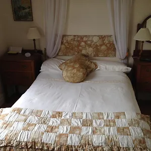 Laurels Bed & Breakfast